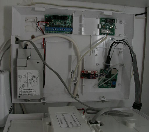 overview of the pmax pro with the installed router